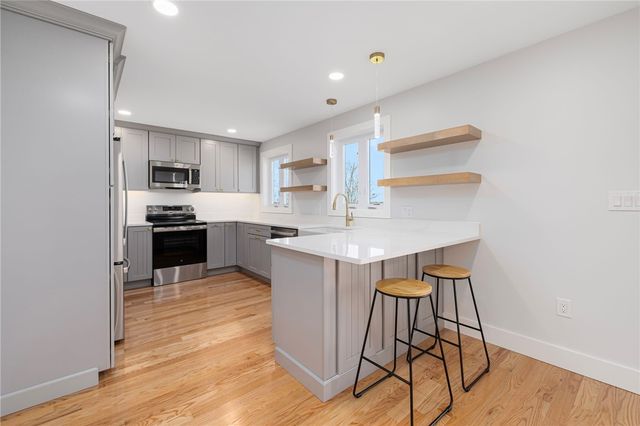 11 Gunning Court, Middletown, RI 02842