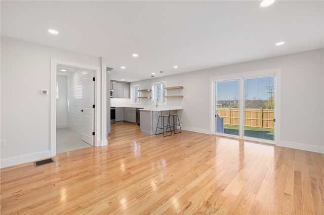 11 Gunning Court, Middletown, RI 02842