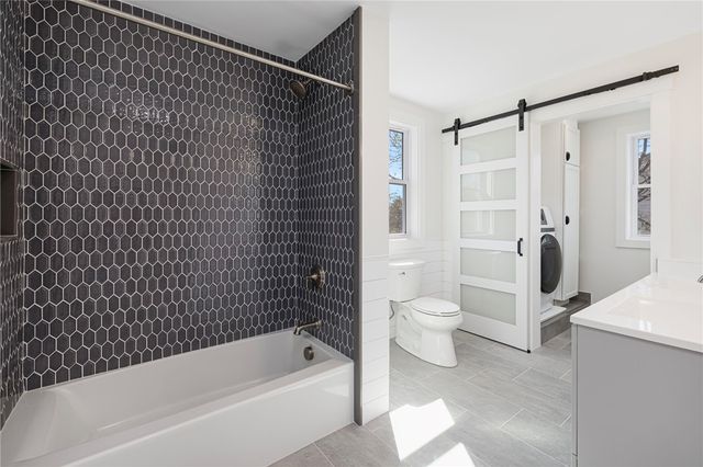 11 Gunning Court, Middletown, RI 02842
