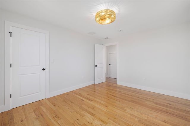 11 Gunning Court, Middletown, RI 02842