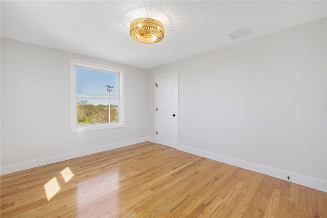 11 Gunning Court, Middletown, RI 02842