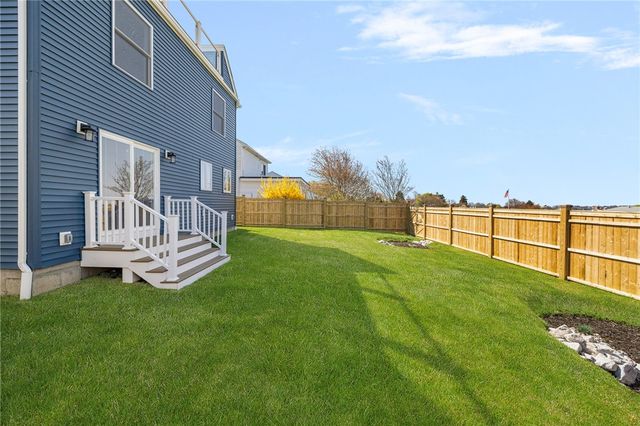 11 Gunning Court, Middletown, RI 02842