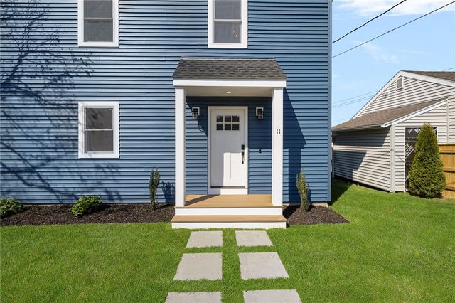 11 Gunning Court, Middletown, RI 02842