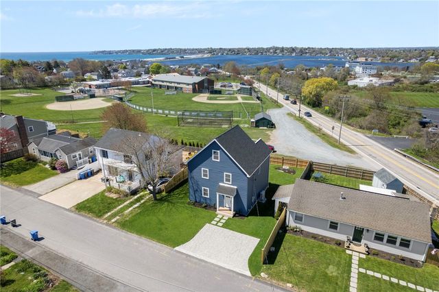 11 Gunning Court, Middletown, RI 02842