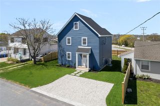 11 Gunning Court, Middletown, RI 02842