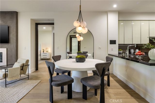 1318 Roxbury S 210, Los Angeles, CA 90035