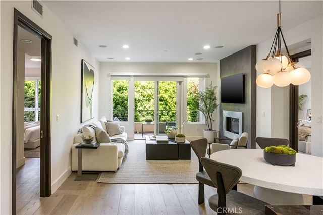 1318 Roxbury S 210, Los Angeles, CA 90035