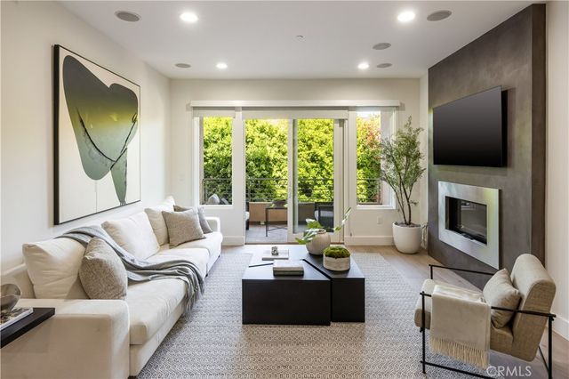 1318 Roxbury S 210, Los Angeles, CA 90035