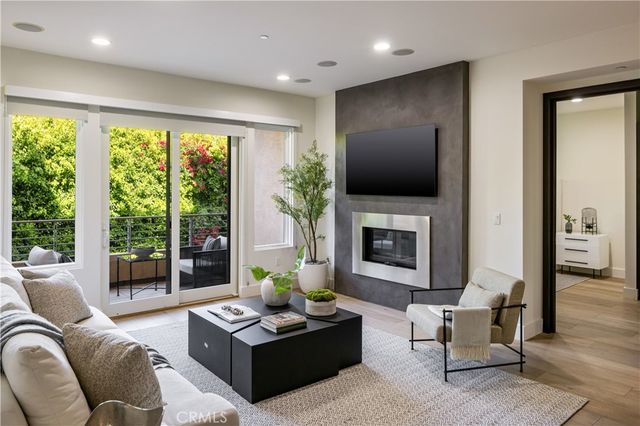 1318 Roxbury S 210, Los Angeles, CA 90035