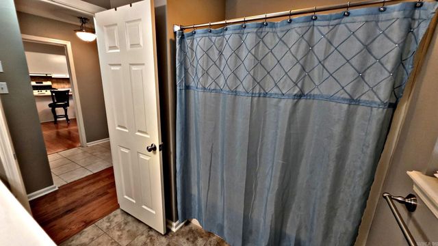 106 Tenkiller Dr, Sherwood, AR 72120