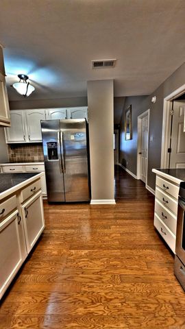 106 Tenkiller Dr, Sherwood, AR 72120