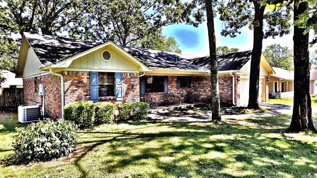 106 Tenkiller Dr, Sherwood, AR 72120