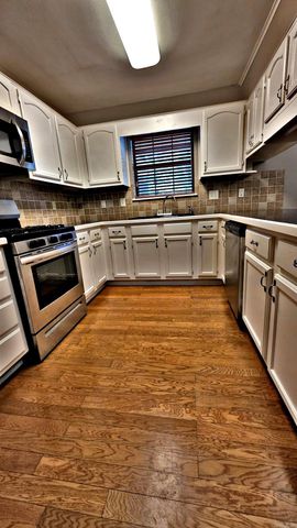 106 Tenkiller Dr, Sherwood, AR 72120