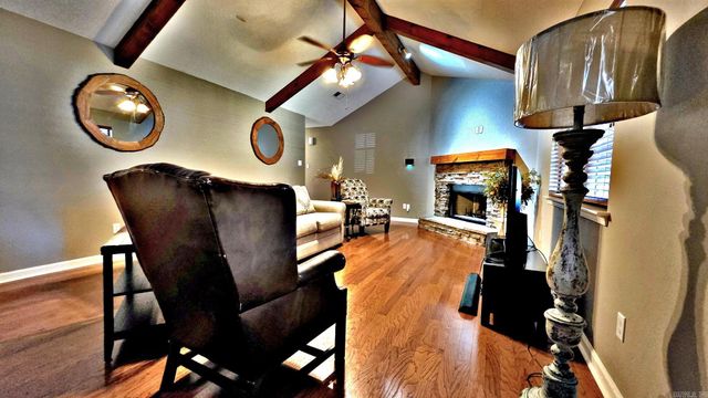 106 Tenkiller Dr, Sherwood, AR 72120