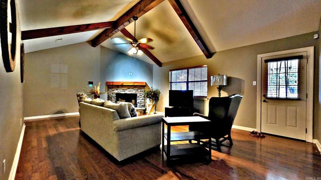 106 Tenkiller Dr, Sherwood, AR 72120