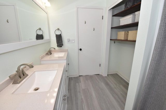 N114W15166 Vicksburg AVENUE, Germantown, WI 53022