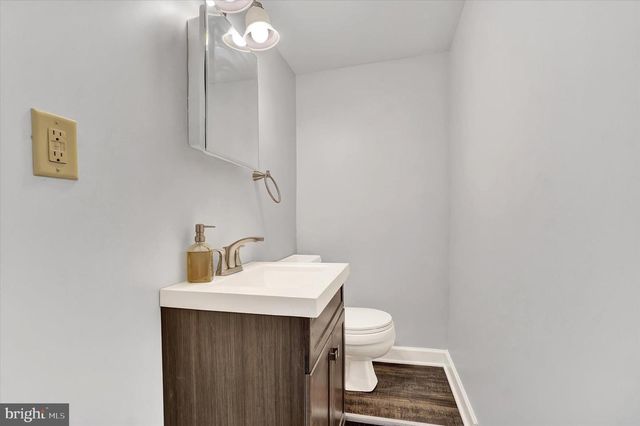 720 ELM TER, York, PA 17404