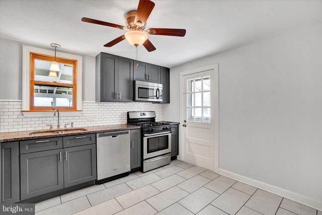 720 ELM TER, York, PA 17404