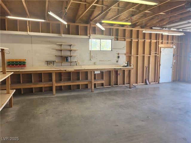 1060 Bunch Street, Pahrump, NV 89048