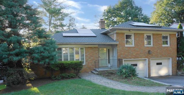 8 S Mountain Way, West Orange, NJ 07052