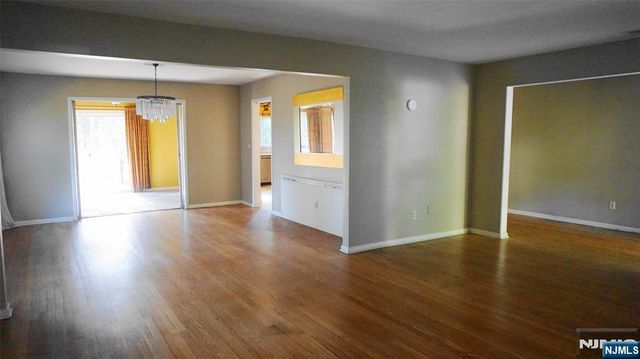 8 S Mountain Way, West Orange, NJ 07052
