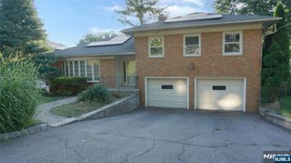 8 S Mountain Way, West Orange, NJ 07052