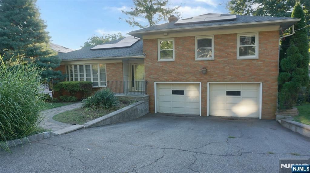 8 S Mountain Way, West Orange, NJ 07052