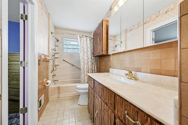 14345 Knolson Street, Livonia, MI 48154