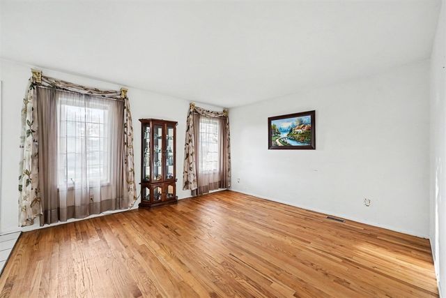 14345 Knolson Street, Livonia, MI 48154