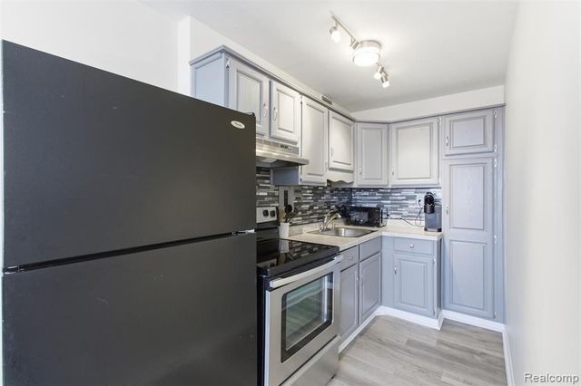 8900 E Jefferson Avenue 603, Detroit, MI 48214