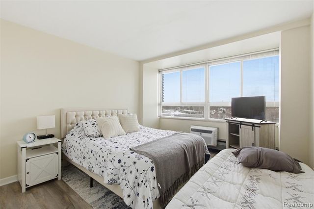 8900 E Jefferson Avenue 603, Detroit, MI 48214