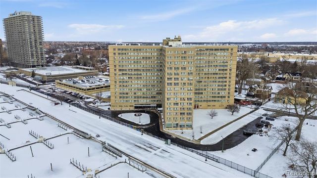 8900 E Jefferson Avenue 603, Detroit, MI 48214