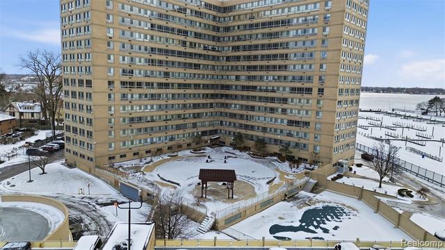 8900 E Jefferson Avenue 603, Detroit, MI 48214