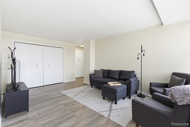 8900 E Jefferson Avenue 603, Detroit, MI 48214