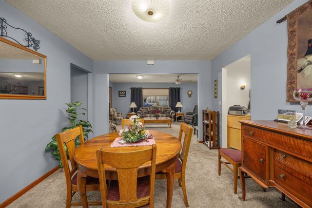 241 S Oak St, Howard, KS 67349