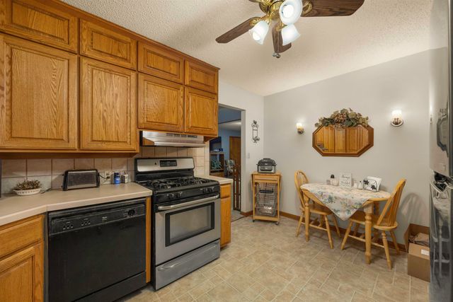 241 S Oak St, Howard, KS 67349