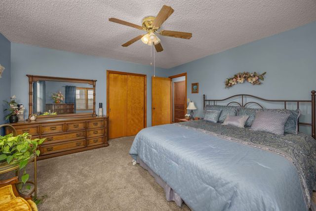 241 S Oak St, Howard, KS 67349