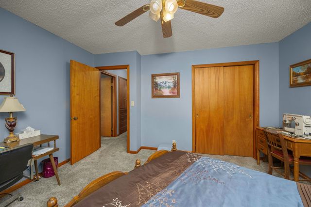 241 S Oak St, Howard, KS 67349