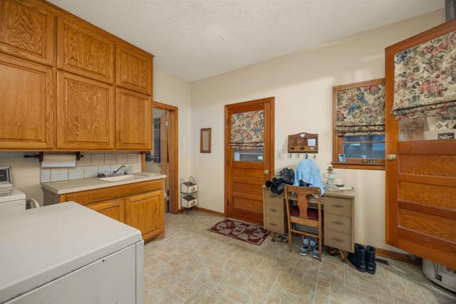 241 S Oak St, Howard, KS 67349