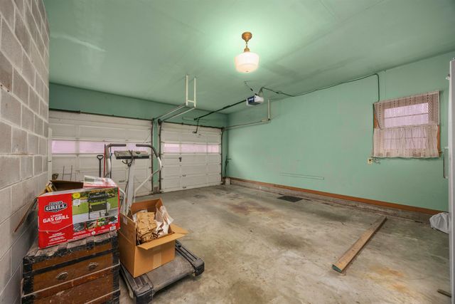 241 S Oak St, Howard, KS 67349