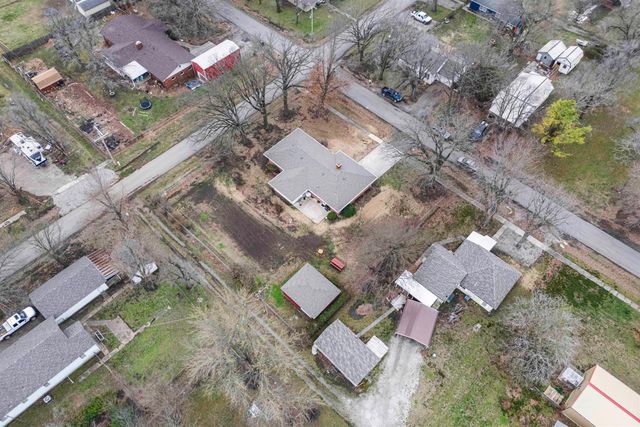 241 S Oak St, Howard, KS 67349