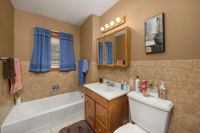 241 S Oak St, Howard, KS 67349