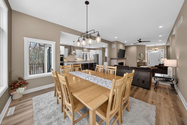 2908 Platinum Drive NE, Rochester, MN 55906