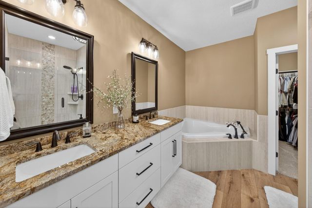 2908 Platinum Drive NE, Rochester, MN 55906