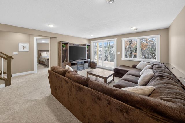 2908 Platinum Drive NE, Rochester, MN 55906