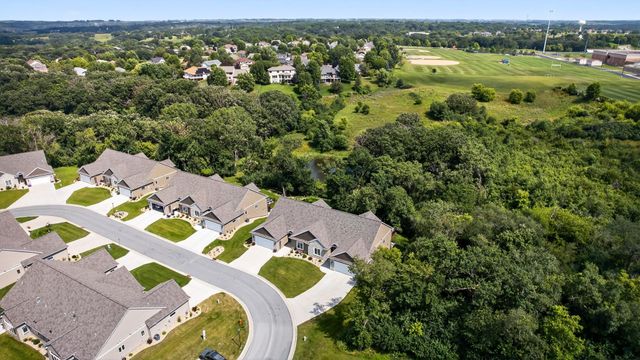 2908 Platinum Drive NE, Rochester, MN 55906