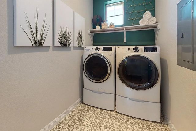 672 Wild Pecan LOOP, Buda, TX 78610