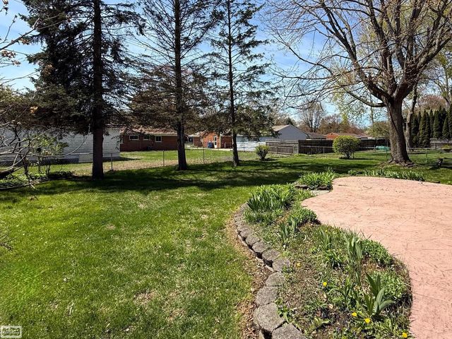 34518 Shorewood Street, Chesterfield Twp, MI 48047