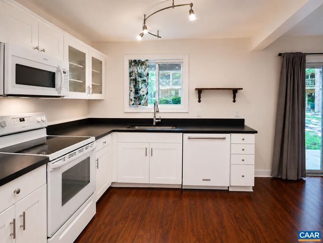 128 HARVEST DR, Charlottesville, VA 22903