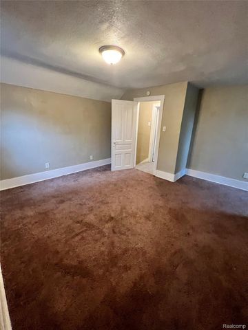 1720 N Oakley Street, Saginaw, MI 48602